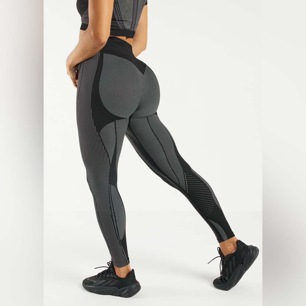 The Giving Movement Contrast SMLS100 Leggings